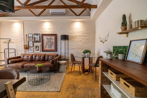 Bohemian Private Flat, Aircon, Secure Parking Apartment in Stellenbosch