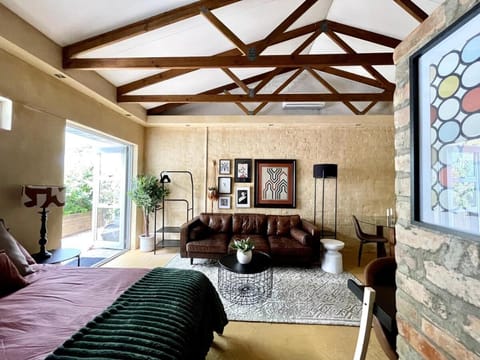 Bohemian Private Flat, Aircon, Secure Parking Apartment in Stellenbosch