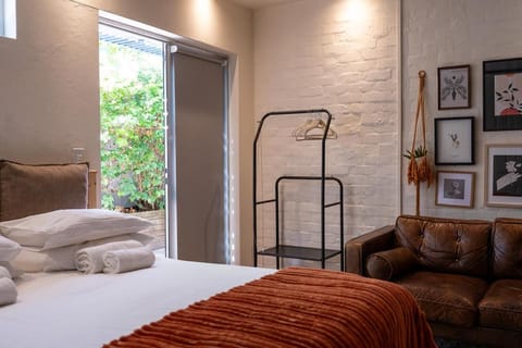 Bohemian Private Flat, Aircon, Secure Parking Apartment in Stellenbosch