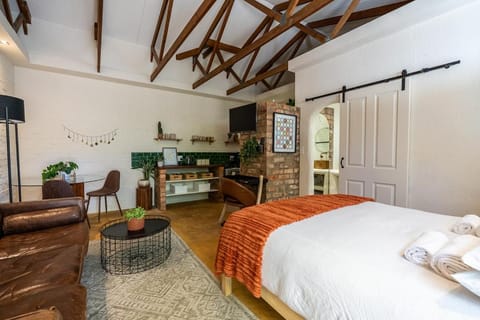 Bohemian Private Flat, Aircon, Secure Parking Apartment in Stellenbosch