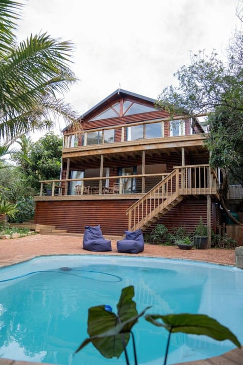 Property building, Garden, Swimming pool, Swimming pool
