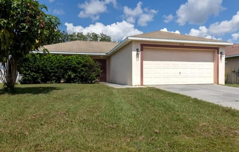 Peaceful Modern Room Near I4 House in Lakeland