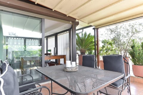 Garden, Balcony/Terrace, Dining area, City view