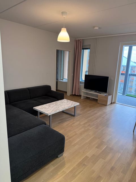 Aurinkolahti ModernLux Apartment Sleeps 3 Heated EV Parking Balcony Apartment in Helsinki