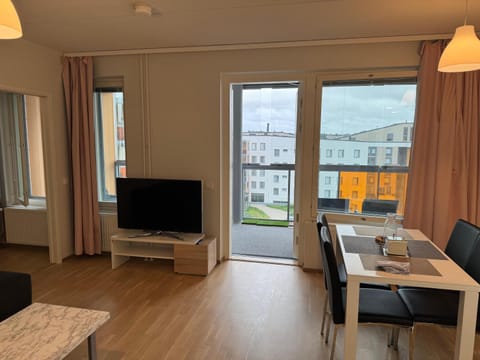 Aurinkolahti ModernLux Apartment Sleeps 3 Heated EV Parking Balcony Apartment in Helsinki