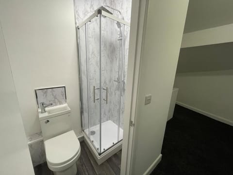 Modern Five Bed Long Stays and Contractors Welcome House in Burnley