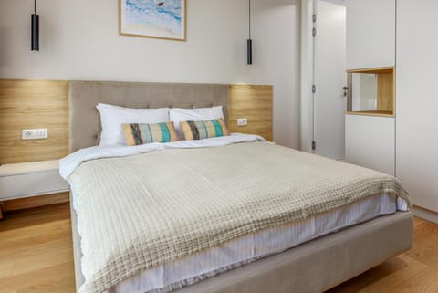 Bed, Photo of the whole room, Bedroom, wardrobe