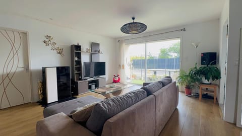 TV and multimedia, Living room, fireplace