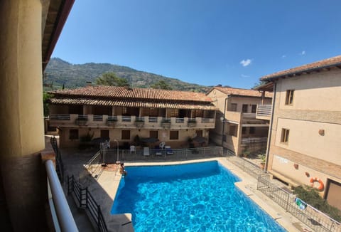 Garden, Swimming pool