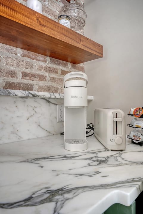 Elledot Cottage Bed and Breakfast in Summerville