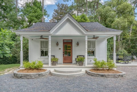Elledot Cottage Bed and Breakfast in Summerville