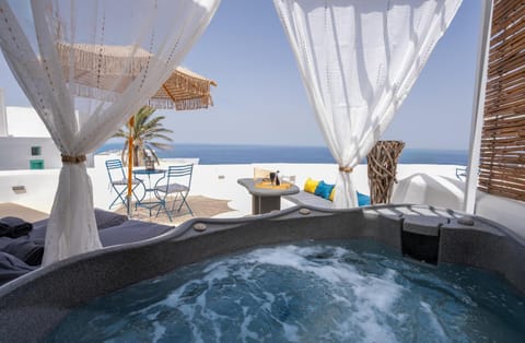 Natural landscape, Hot Tub, Balcony/Terrace, sunbed