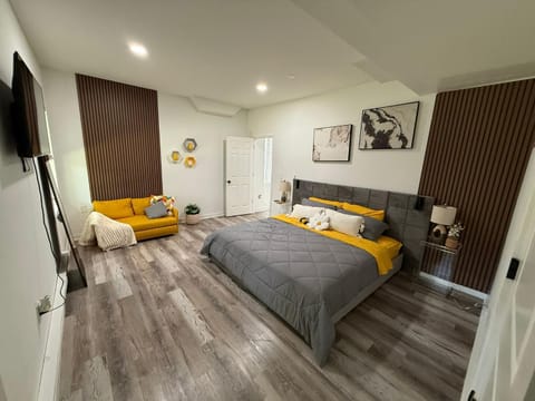 Photo of the whole room, wardrobe
