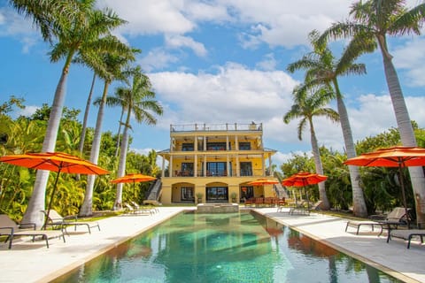 Updated Captiva Home With Beautiful Gulf Views - Avoca House in Sanibel Island