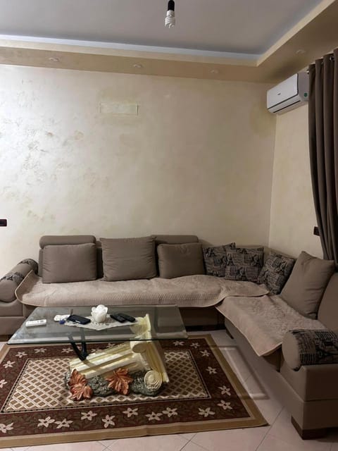 Living room, Seating area, air conditioner