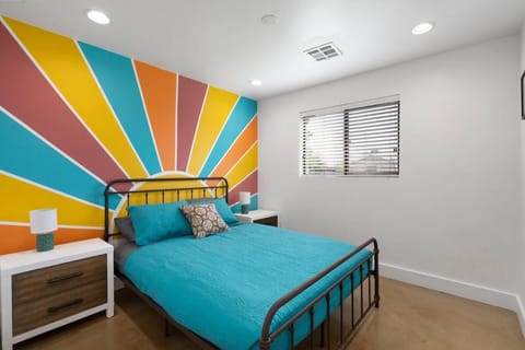 Casa De Coyote - ASU Central Tempe Pet Friendly Apartment in Tempe