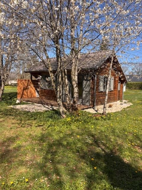 Property building, Spring, Day, Natural landscape, Garden, Garden view