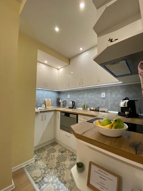 Coffee/tea facilities, Kitchen or kitchenette