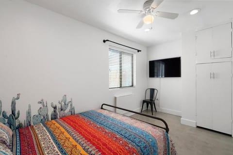 Pet Friendly close to ASU Private yard Apartment in Tempe