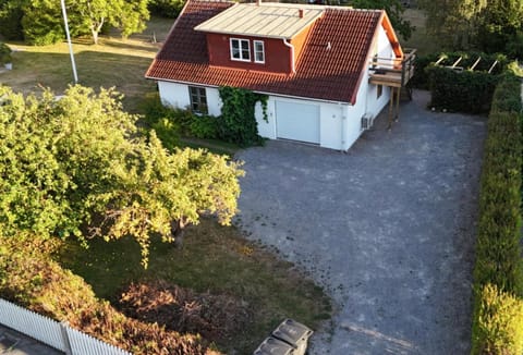 Property building, Garden, Balcony/Terrace, Balcony/Terrace, Garden view, Parking