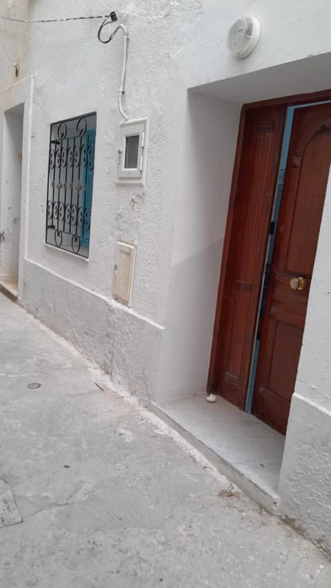Property building, Day