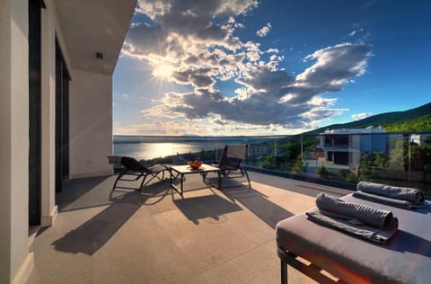 Balcony/Terrace, Balcony/Terrace