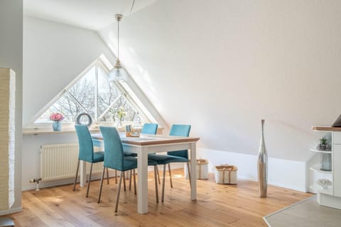 View (from property/room), Living room, Seating area, Dining area