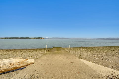 Mtn-View Camano Island Retreat Overlooking Beach House in Camano Island