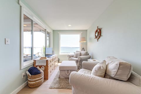 Mtn-View Camano Island Retreat Overlooking Beach House in Camano Island