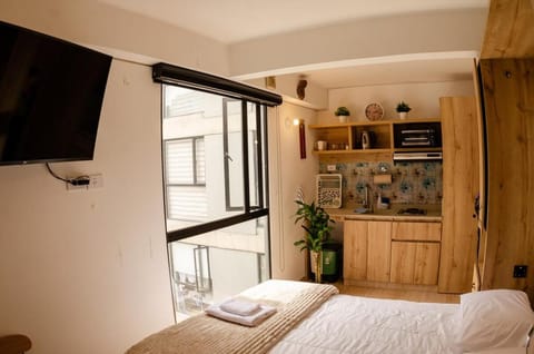 TV and multimedia, Kitchen or kitchenette, Bedroom, minibar
