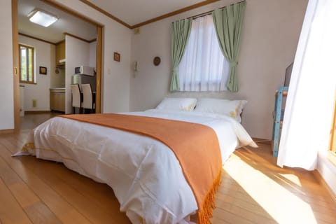 Bed, Photo of the whole room