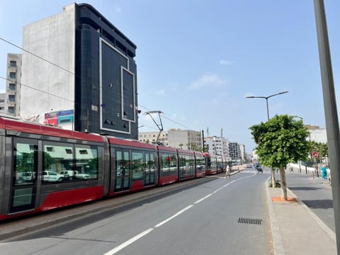Day, Neighbourhood, City view, Location, shuttle