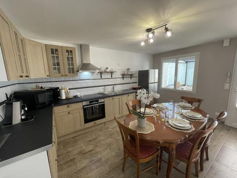 Gîte tranquille avec jardin à Savonnières - FR-1-381-634 House in Centre-Val de Loire