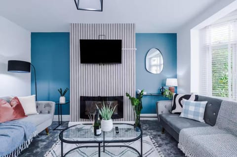 Comfortable & Spacious 3BR House near Coop Live Arena & Etihad Stadium with free Parking - New Management Since Jan '26 Apartment in Manchester