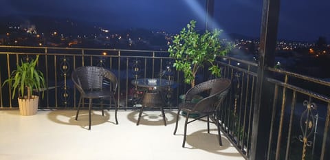 Balcony/Terrace, City view, Street view