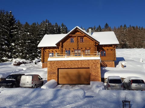 Facade/entrance, Winter