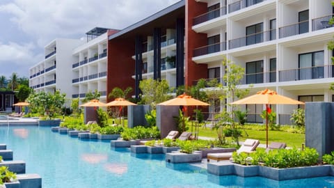 Property building, Swimming pool