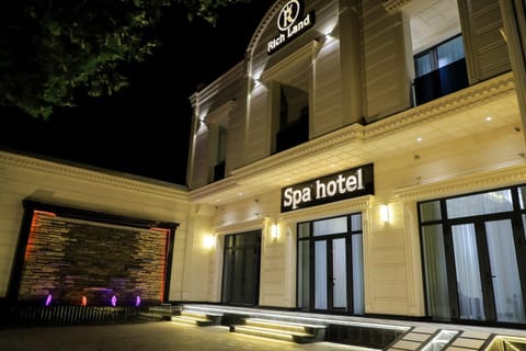Property building, Facade/entrance