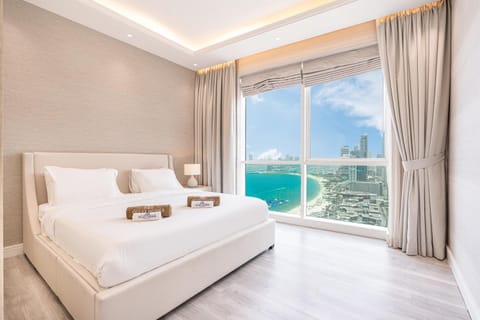 Bed, Photo of the whole room, Bedroom, Sea view, towels