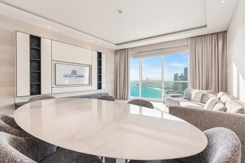 Natural landscape, Living room, Seating area, Dining area, Sea view