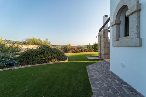 Property building, Day, Garden, Garden view