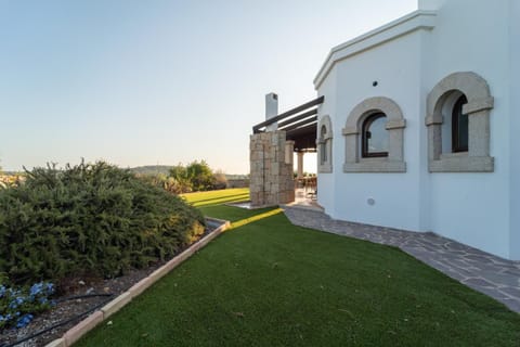 Property building, Day, Garden, Garden view