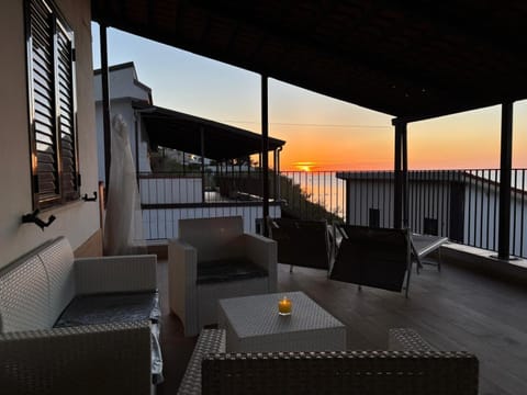 Balcony/Terrace, Dining area, Sea view, Sunset
