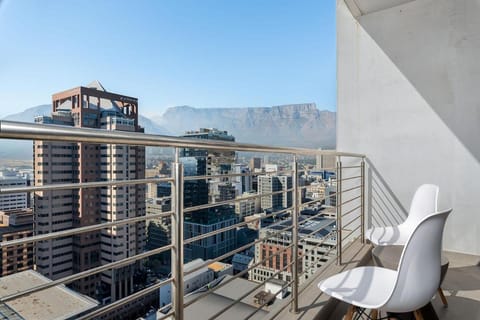 Day, Natural landscape, View (from property/room), Balcony/Terrace, Seating area, City view, Mountain view