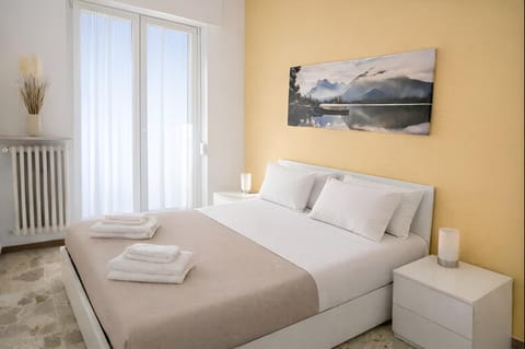 Bed, Balcony/Terrace, Bedroom, wardrobe