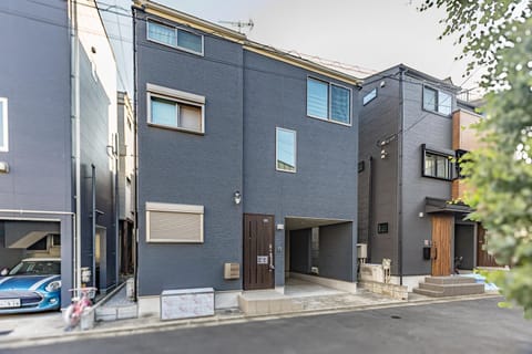 Property building, Day, Neighbourhood, Street view, Parking