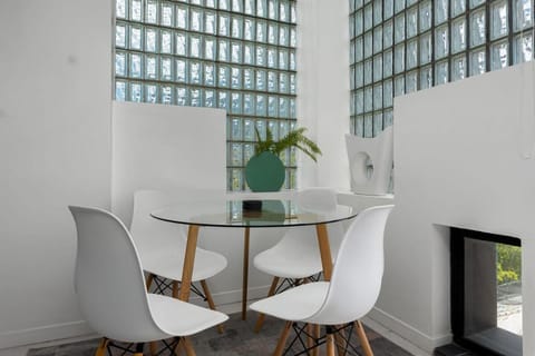 Seating area, Dining area