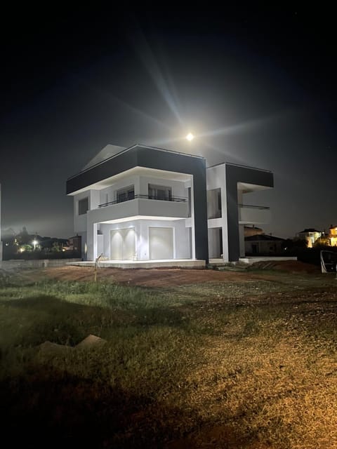 Pearl Luxury Suites Villa in Halkidiki