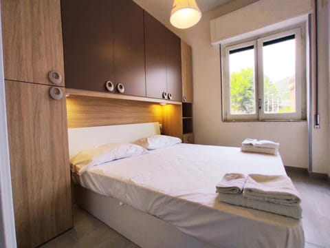 Bed, Photo of the whole room, Bedroom, towels, wardrobe