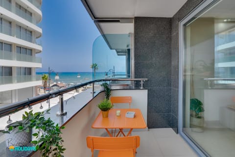 Day, View (from property/room), Seating area, Sea view